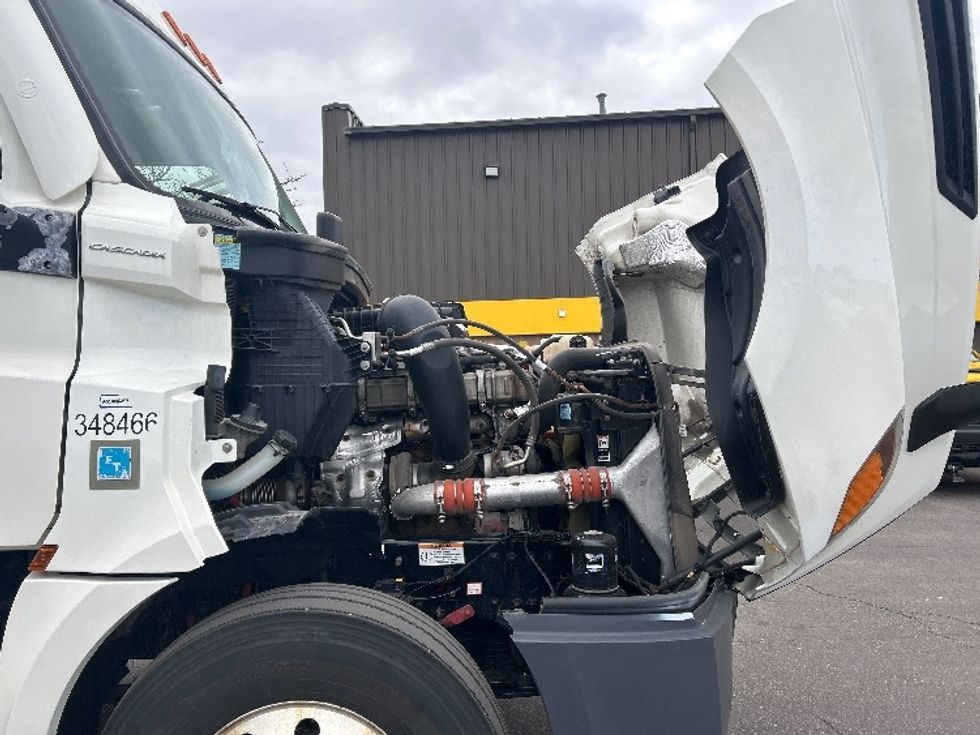 Sleeper Tractor-Heavy Duty Tractors-Freightliner-2021-T12664ST-Mississauga-ON-299,384\n\t\tkm-$ 100,750 - Image 20