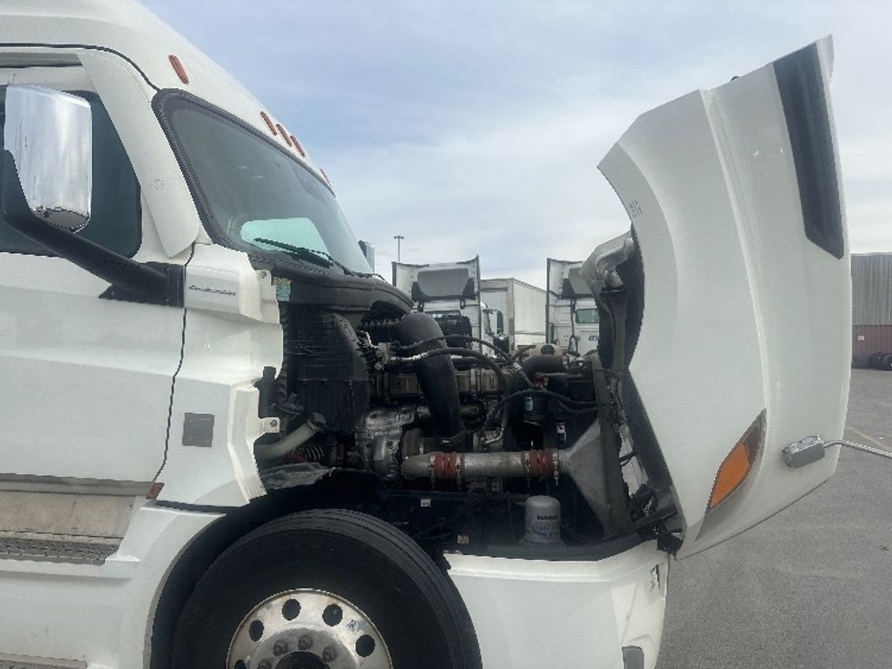 Sleeper Tractor-Heavy Duty Tractors-Freightliner-2021-T12664ST-Mississauga-ON-886,667\n\t\tkm-$ 80,000 - Image 20