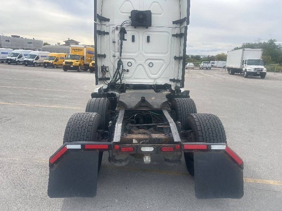 Sleeper Tractor-Heavy Duty Tractors-Freightliner-2021-T12664ST-Mississauga-ON-886,667\n\t\tkm-$ 80,000 - Image 6