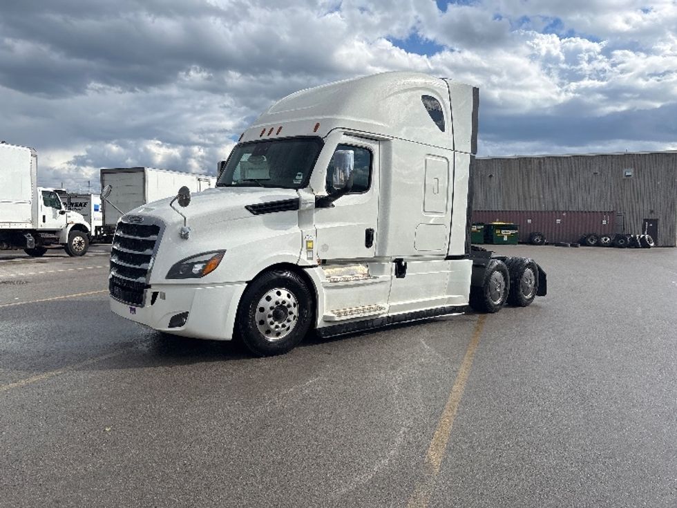 Sleeper Tractor-Heavy Duty Tractors-Freightliner-2021-T12664ST-Mississauga-ON-888,434\n\t\tkm-$ 79,750 - Image 3