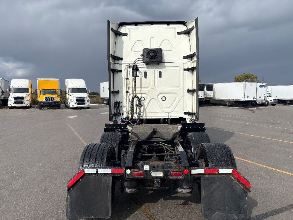Sleeper Tractor-Heavy Duty Tractors-Freightliner-2021-T12664ST-Mississauga-ON-888,434\n\t\tkm-$ 79,750 - Image 6