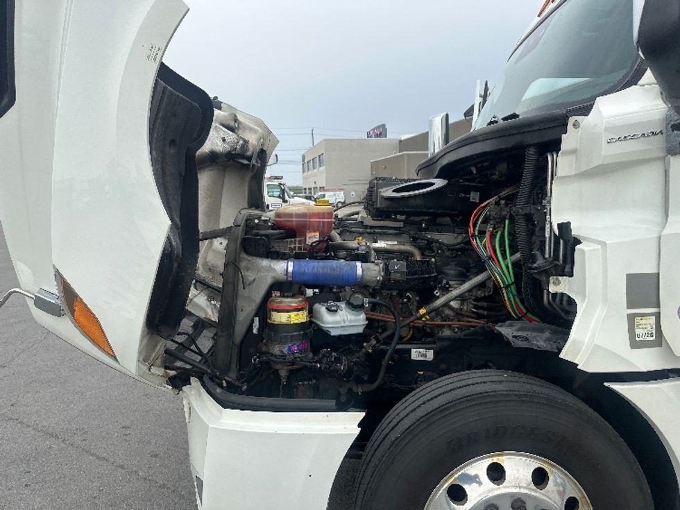 Sleeper Tractor-Heavy Duty Tractors-Freightliner-2021-T12664ST-Mississauga-ON-889,401\n\t\tkm-$ 84,250 - Image 20
