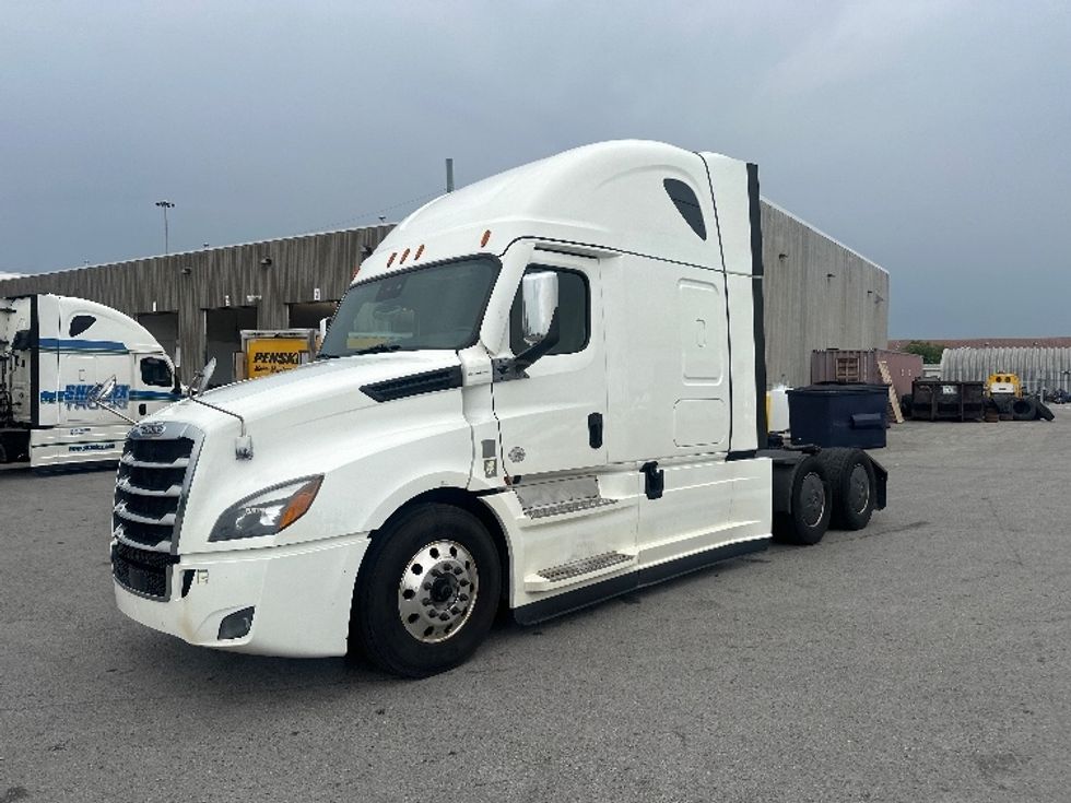 Sleeper Tractor-Heavy Duty Tractors-Freightliner-2021-T12664ST-Mississauga-ON-889,401\n\t\tkm-$ 84,250 - Image 3