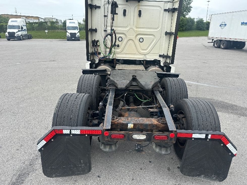 Sleeper Tractor-Heavy Duty Tractors-Freightliner-2021-T12664ST-Mississauga-ON-889,401\n\t\tkm-$ 84,250 - Image 6