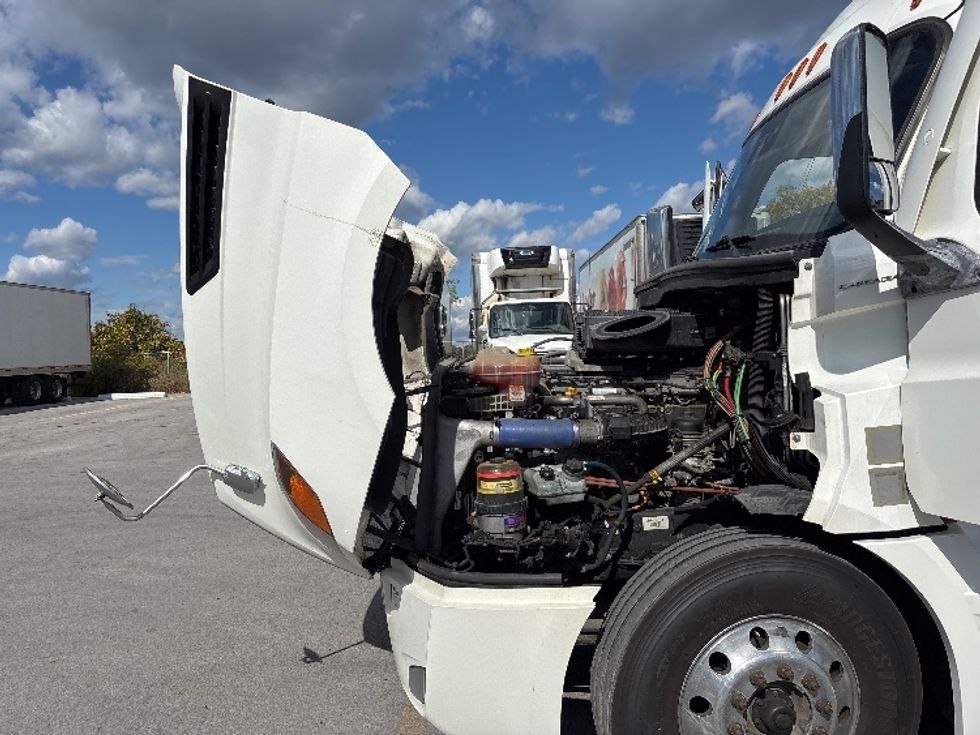 Sleeper Tractor-Heavy Duty Tractors-Freightliner-2021-T12664ST-Mississauga-ON-910,187\n\t\tkm-$ 78,250 - Image 21