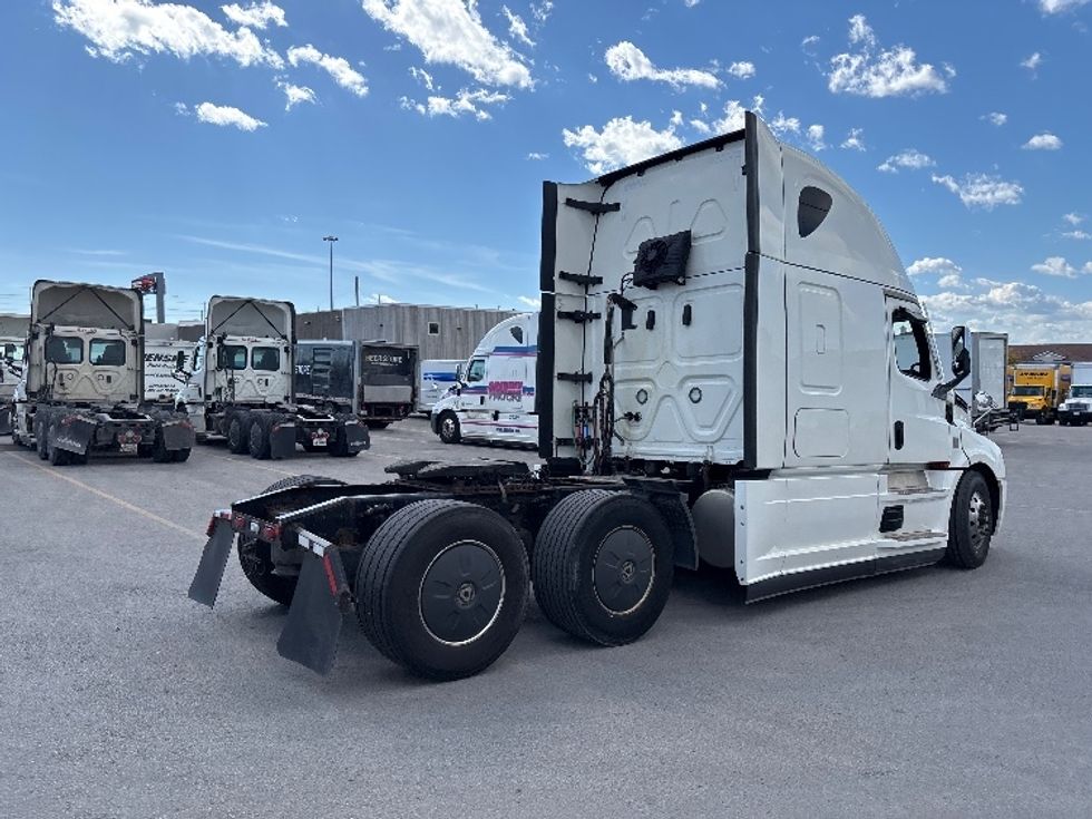 Sleeper Tractor-Heavy Duty Tractors-Freightliner-2021-T12664ST-Mississauga-ON-910,187\n\t\tkm-$ 78,250 - Image 7