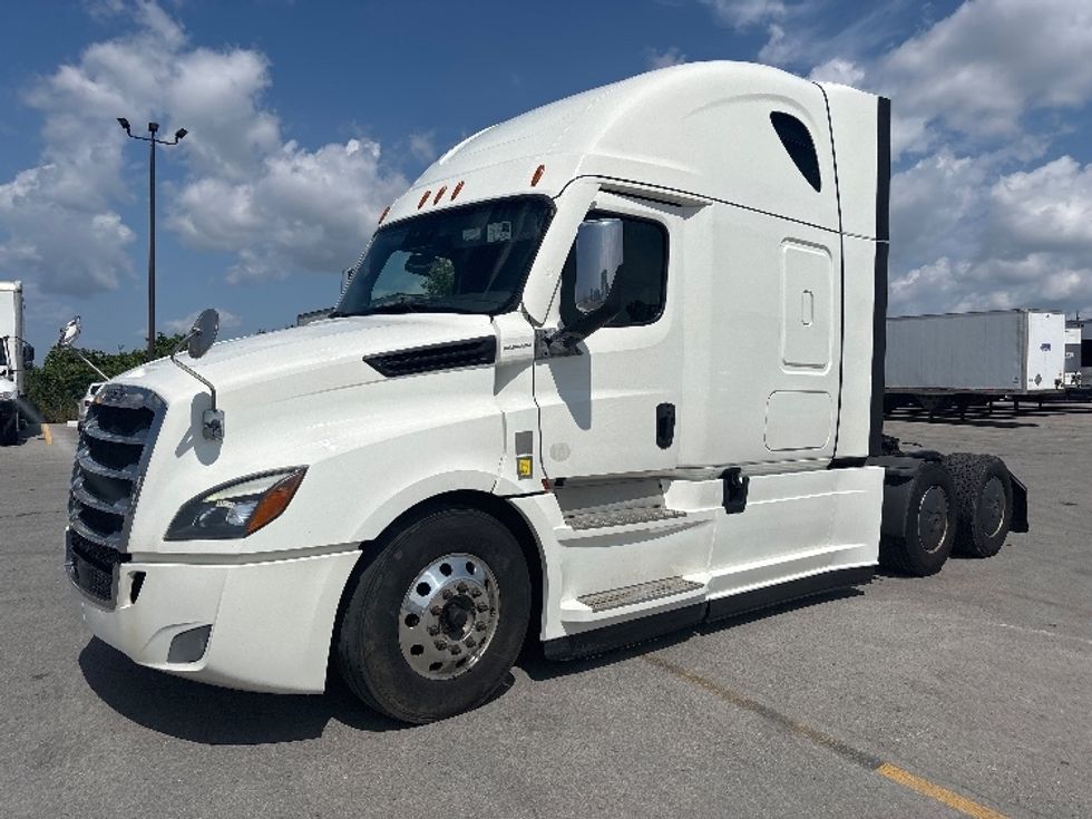 Sleeper Tractor-Heavy Duty Tractors-Freightliner-2021-T12664ST-Mississauga-ON-960,857\n\t\tkm-$ 79,000 - Image 3
