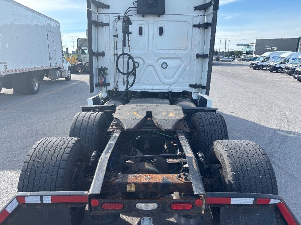 Sleeper Tractor-Heavy Duty Tractors-Freightliner-2021-T12664ST-Mississauga-ON-996,196\n\t\tkm-$ 75,750 - Image 6