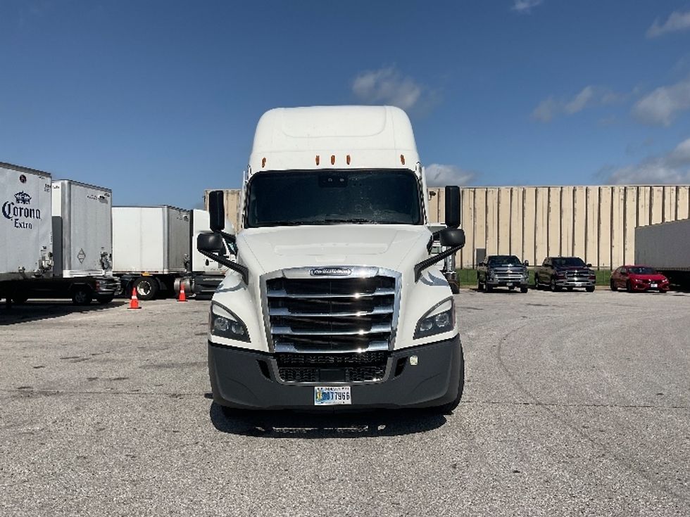 Sleeper Tractor-Heavy Duty Tractors-Freightliner-2021-T12664ST-Moberly-MO-547,341\n\t\tmiles-$ 60,500 - Image 2