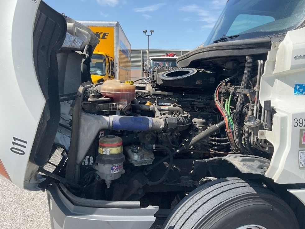 Sleeper Tractor-Heavy Duty Tractors-Freightliner-2021-T12664ST-Moberly-MO-547,341\n\t\tmiles-$ 60,500 - Image 21