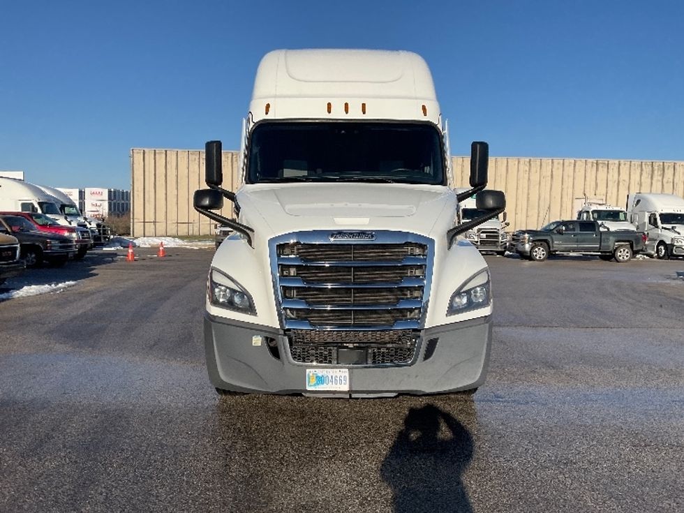 Sleeper Tractor-Heavy Duty Tractors-Freightliner-2021-T12664ST-Moberly-MO-628,503\n\t\tmiles-$ 49,500 - Image 2