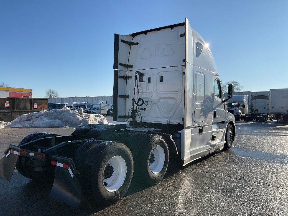 Sleeper Tractor-Heavy Duty Tractors-Freightliner-2021-T12664ST-Moberly-MO-628,503\n\t\tmiles-$ 49,500 - Image 7