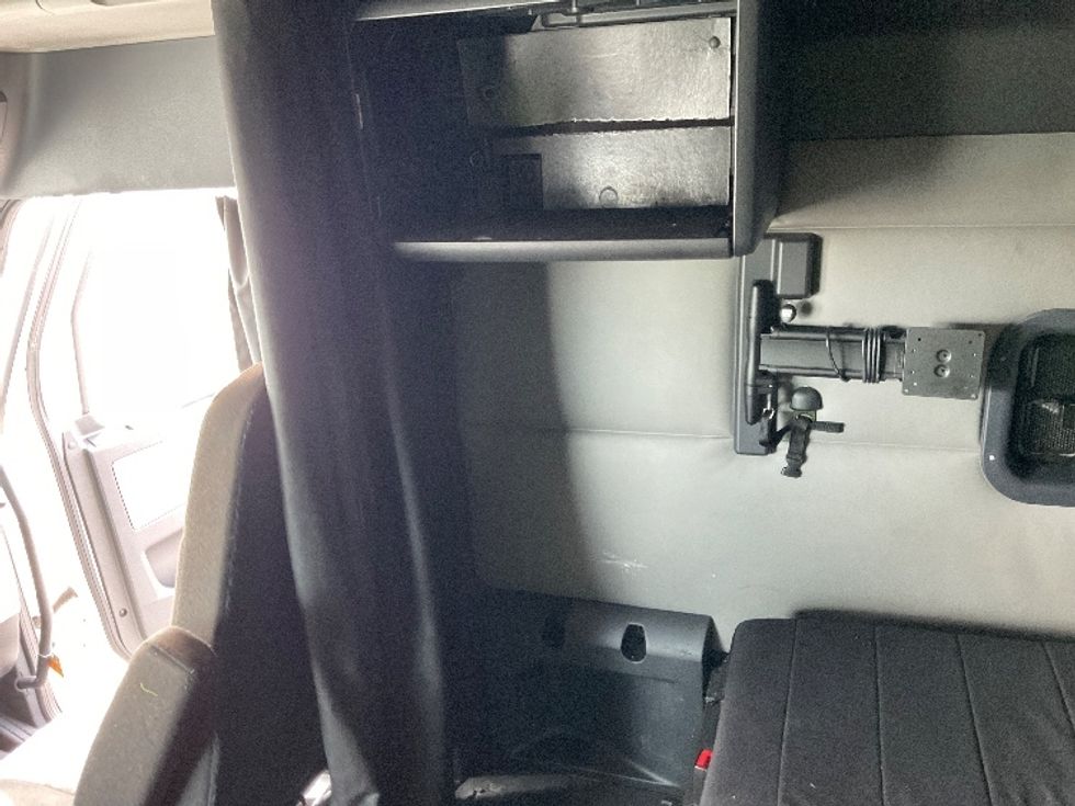 Sleeper Tractor-Heavy Duty Tractors-Freightliner-2021-T12664ST-Moberly-MO-635,833\n\t\tmiles-$ 48,750 - Image 19