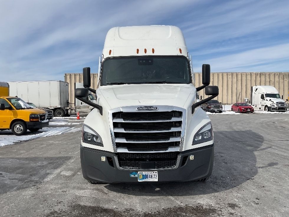 Sleeper Tractor-Heavy Duty Tractors-Freightliner-2021-T12664ST-Moberly-MO-635,833\n\t\tmiles-$ 48,750 - Image 2
