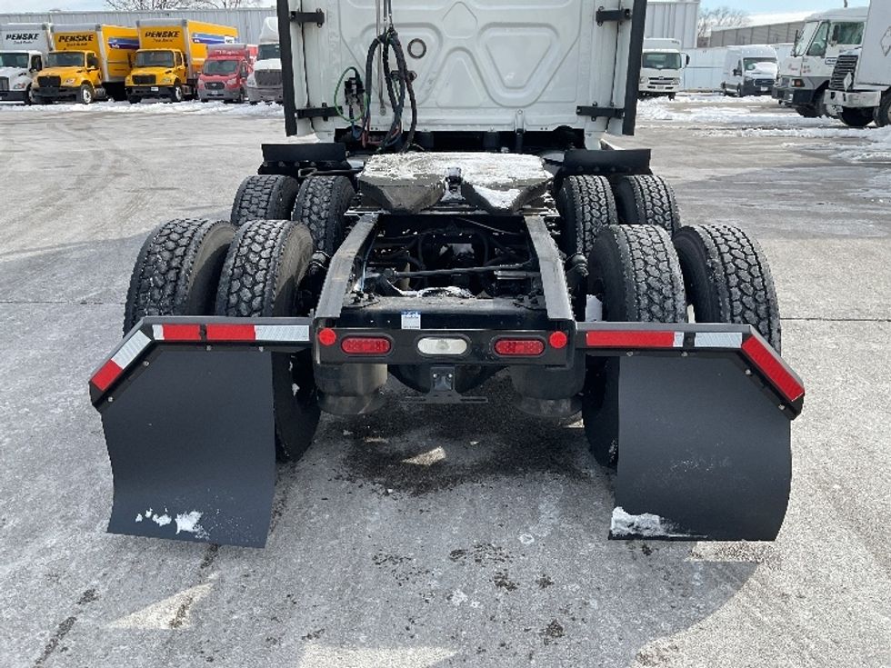 Sleeper Tractor-Heavy Duty Tractors-Freightliner-2021-T12664ST-Moberly-MO-635,833\n\t\tmiles-$ 48,750 - Image 6