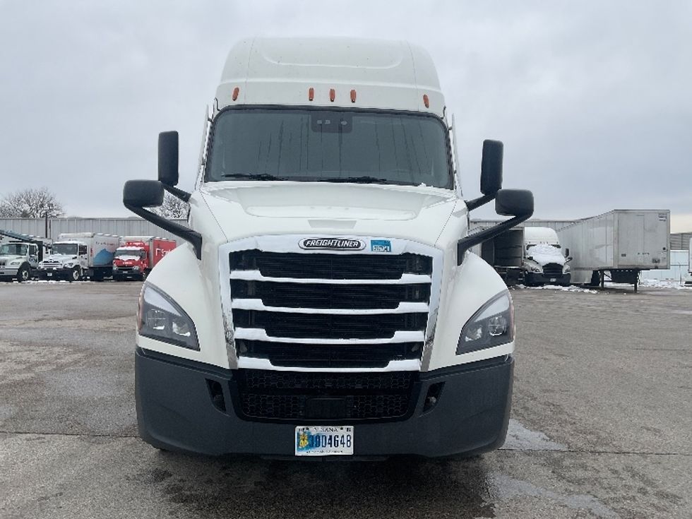 Sleeper Tractor-Heavy Duty Tractors-Freightliner-2021-T12664ST-Moberly-MO-644,014\n\t\tmiles-$ 51,500 - Image 2