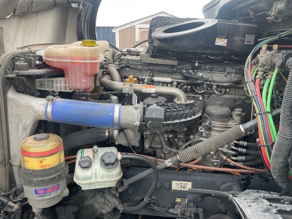 Sleeper Tractor-Heavy Duty Tractors-Freightliner-2021-T12664ST-Moberly-MO-644,014\n\t\tmiles-$ 51,500 - Image 21