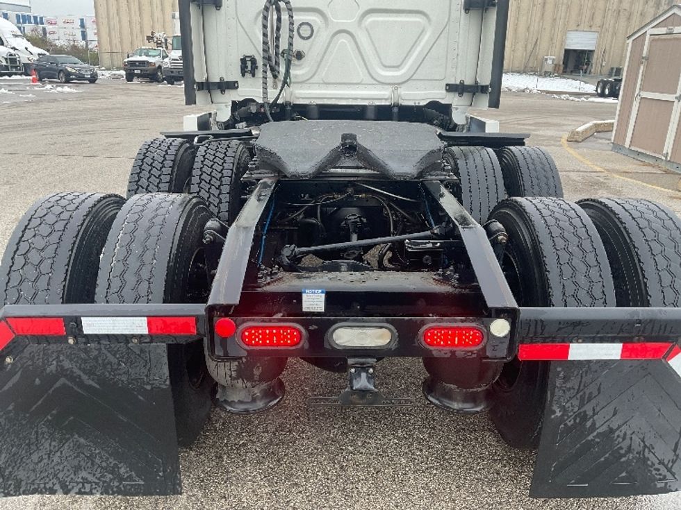 Sleeper Tractor-Heavy Duty Tractors-Freightliner-2021-T12664ST-Moberly-MO-644,014\n\t\tmiles-$ 51,500 - Image 6