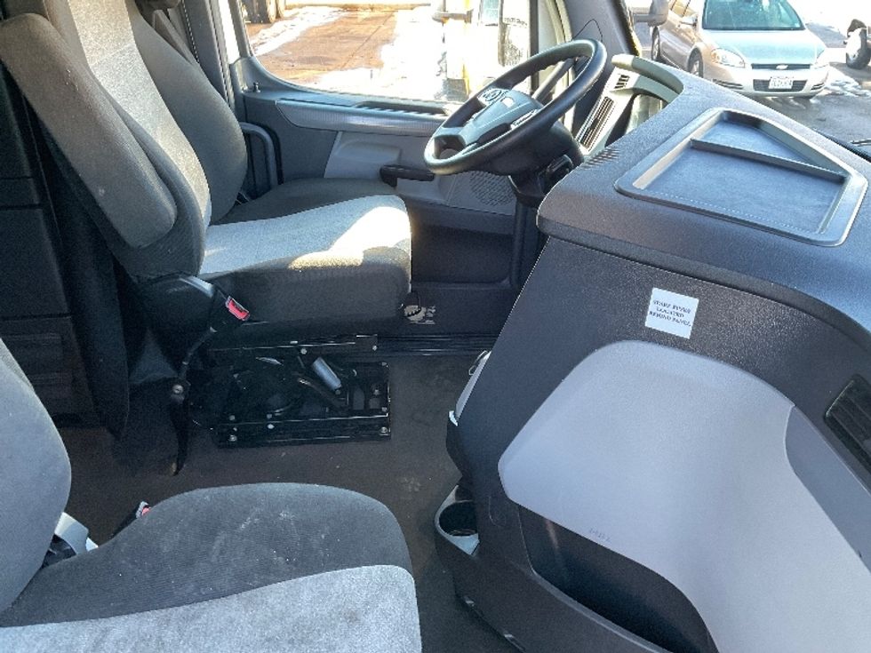 Sleeper Tractor-Heavy Duty Tractors-Freightliner-2021-T12664ST-Moberly-MO-646,697\n\t\tmiles-$ 48,000 - Image 15