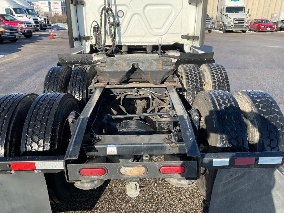 Sleeper Tractor-Heavy Duty Tractors-Freightliner-2021-T12664ST-Moberly-MO-646,697\n\t\tmiles-$ 48,000 - Image 6