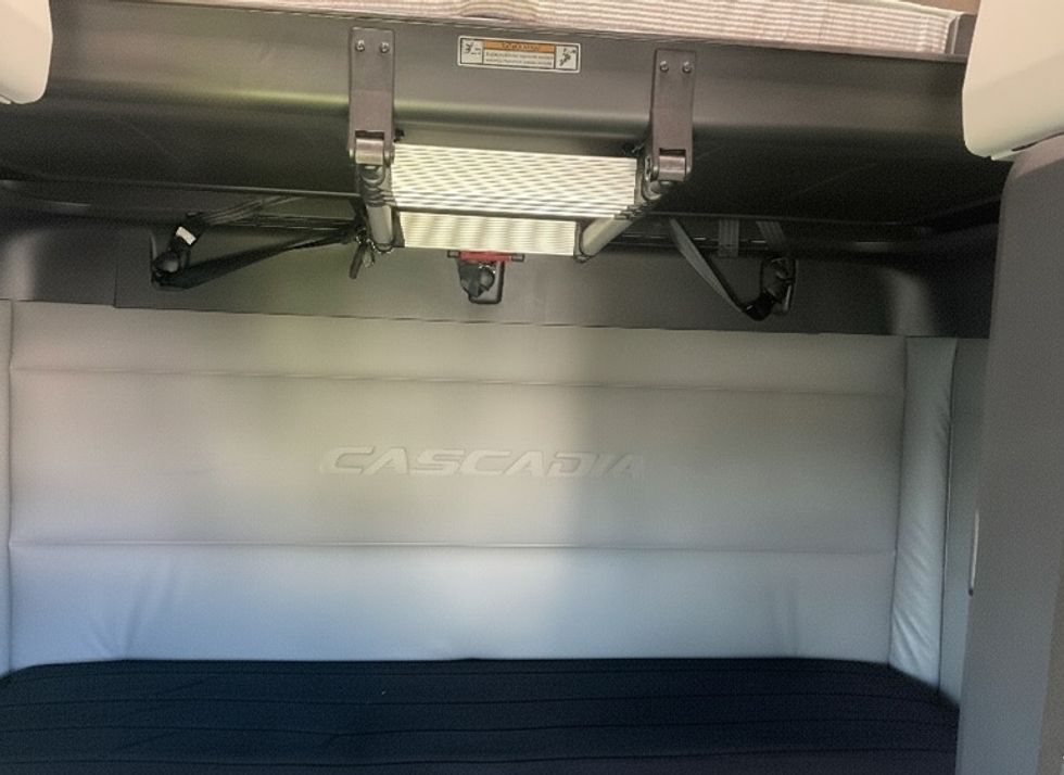 Sleeper Tractor-Heavy Duty Tractors-Freightliner-2021-T12664ST-Moberly-MO-662,935\n\t\tmiles-$ 46,500 - Image 16