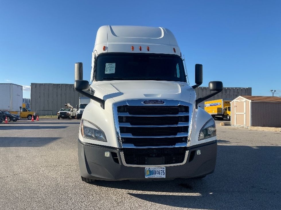 Sleeper Tractor-Heavy Duty Tractors-Freightliner-2021-T12664ST-Moberly-MO-662,935\n\t\tmiles-$ 46,500 - Image 2