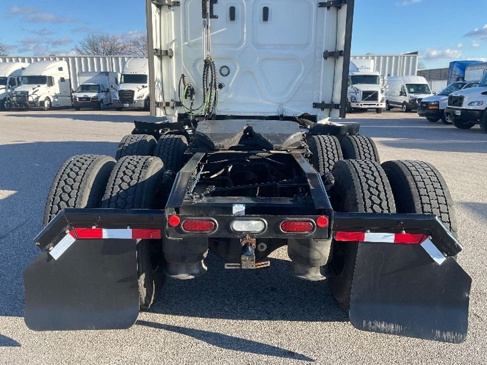 Sleeper Tractor-Heavy Duty Tractors-Freightliner-2021-T12664ST-Moberly-MO-662,935\n\t\tmiles-$ 46,500 - Image 6