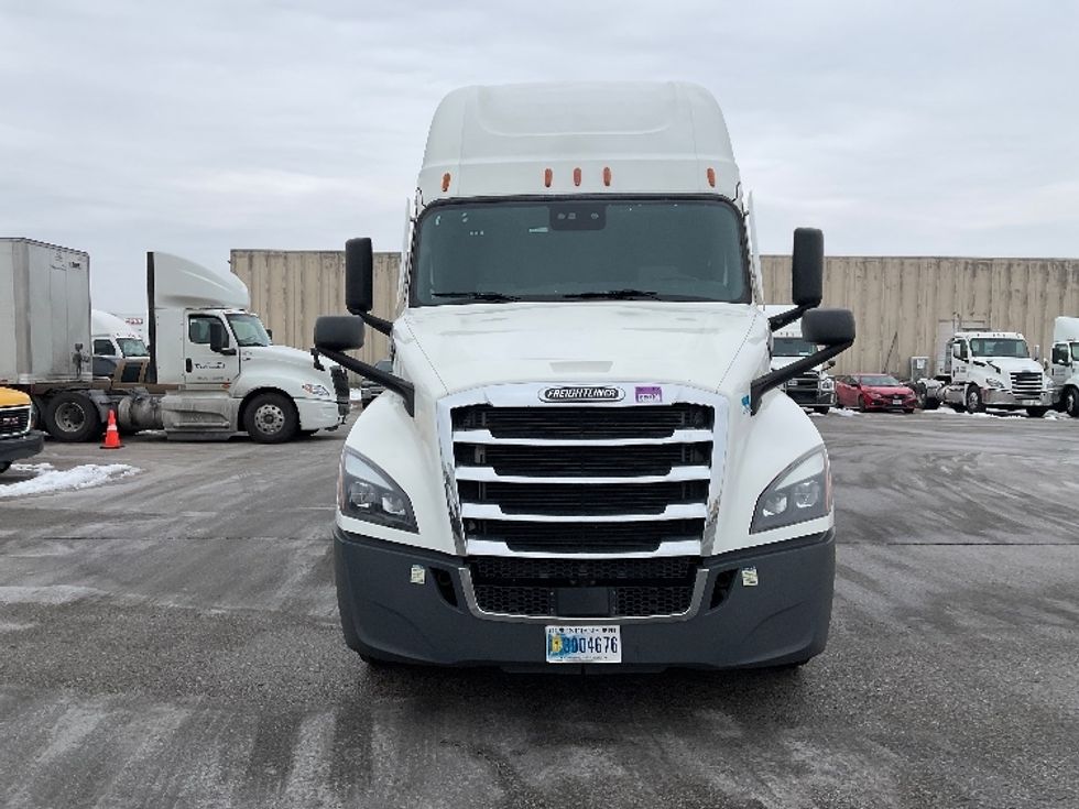 Sleeper Tractor-Heavy Duty Tractors-Freightliner-2021-T12664ST-Moberly-MO-666,065\n\t\tmiles-$ 46,250 - Image 2