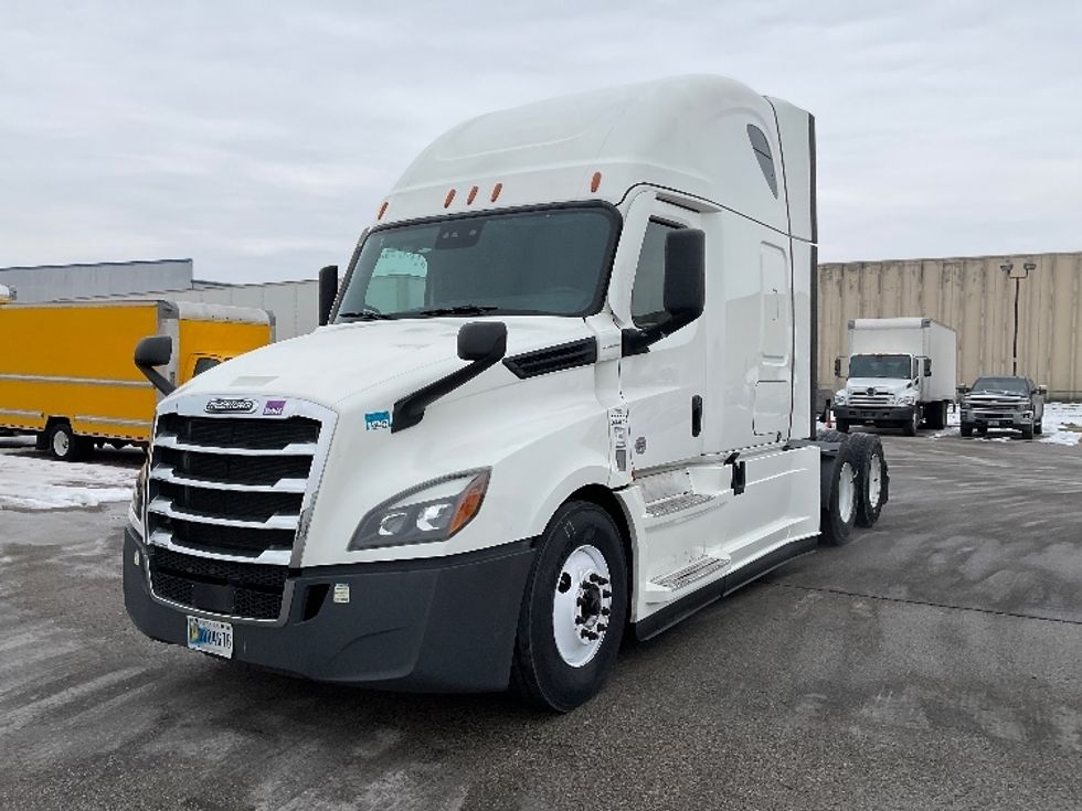 Sleeper Tractor-Heavy Duty Tractors-Freightliner-2021-T12664ST-Moberly-MO-666,065\n\t\tmiles-$ 46,250 - Image 3