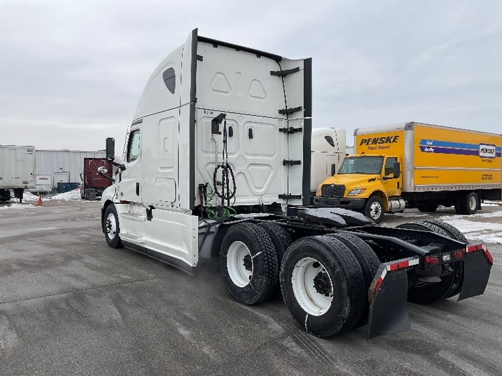 Sleeper Tractor-Heavy Duty Tractors-Freightliner-2021-T12664ST-Moberly-MO-666,065\n\t\tmiles-$ 46,250 - Image 5