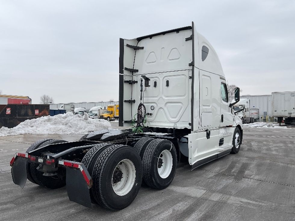 Sleeper Tractor-Heavy Duty Tractors-Freightliner-2021-T12664ST-Moberly-MO-666,065\n\t\tmiles-$ 46,250 - Image 7