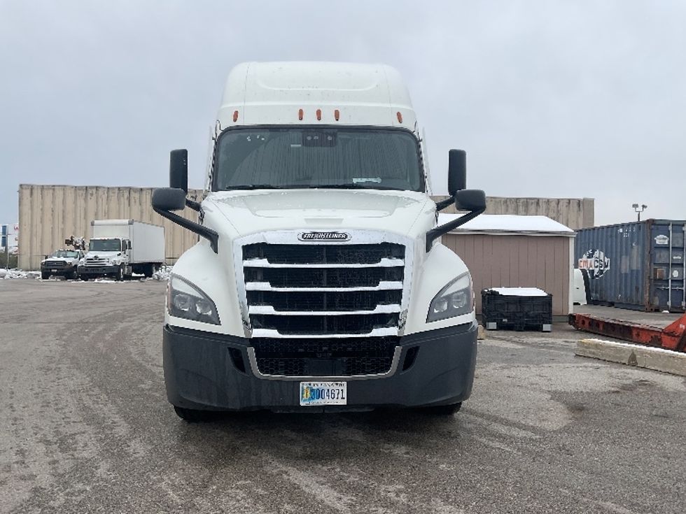 Sleeper Tractor-Heavy Duty Tractors-Freightliner-2021-T12664ST-Moberly-MO-669,178\n\t\tmiles-$ 48,250 - Image 2
