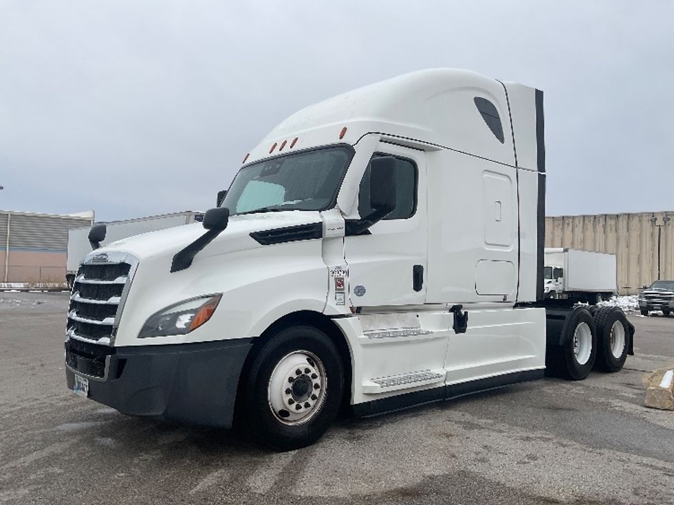 Sleeper Tractor-Heavy Duty Tractors-Freightliner-2021-T12664ST-Moberly-MO-669,178\n\t\tmiles-$ 48,250 - Image 3