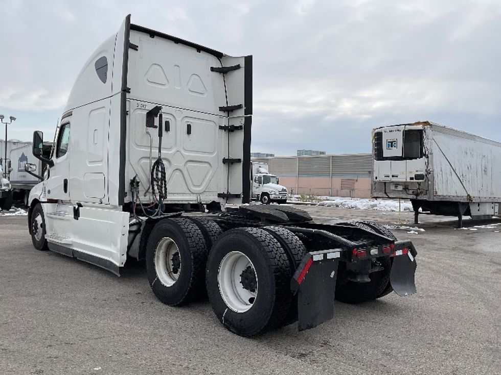 Sleeper Tractor-Heavy Duty Tractors-Freightliner-2021-T12664ST-Moberly-MO-682,722\n\t\tmiles-$ 47,000 - Image 5
