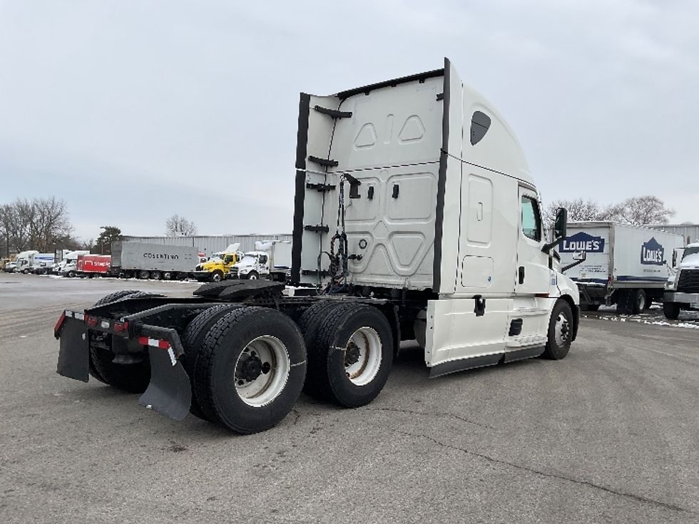 Sleeper Tractor-Heavy Duty Tractors-Freightliner-2021-T12664ST-Moberly-MO-682,722\n\t\tmiles-$ 47,000 - Image 7
