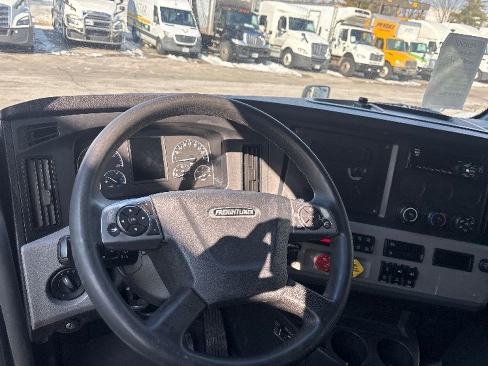 Sleeper Tractor-Heavy Duty Tractors-Freightliner-2021-T12664ST-Moberly-MO-690,208\n\t\tmiles-$ 44,000 - Image 11