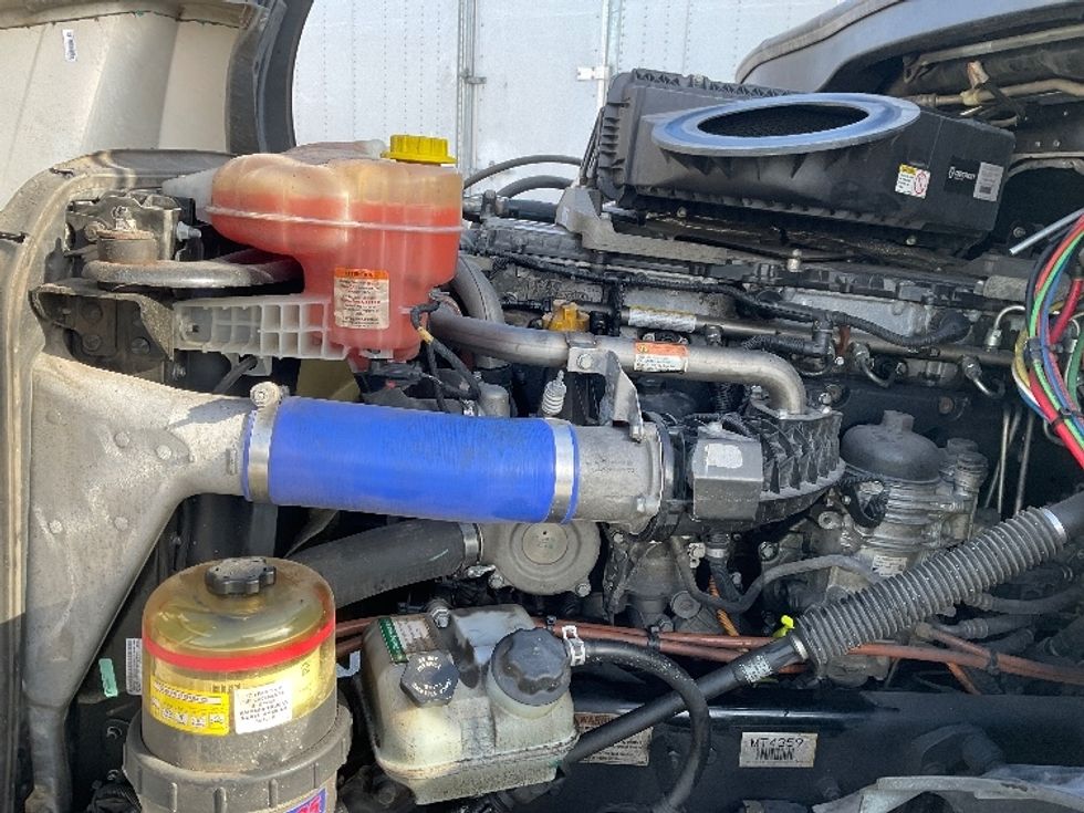 Sleeper Tractor-Heavy Duty Tractors-Freightliner-2021-T12664ST-Moberly-MO-690,208\n\t\tmiles-$ 44,000 - Image 21