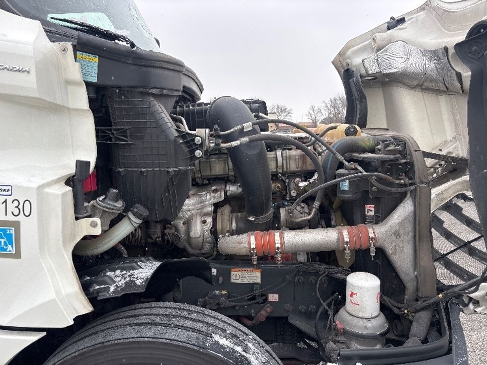 Sleeper Tractor-Heavy Duty Tractors-Freightliner-2021-T12664ST-Moberly-MO-695,715\n\t\tmiles-$ 45,750 - Image 20