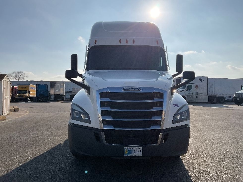 Sleeper Tractor-Heavy Duty Tractors-Freightliner-2021-T12664ST-Moberly-MO-730,984\n\t\tmiles-$ 40,500 - Image 2