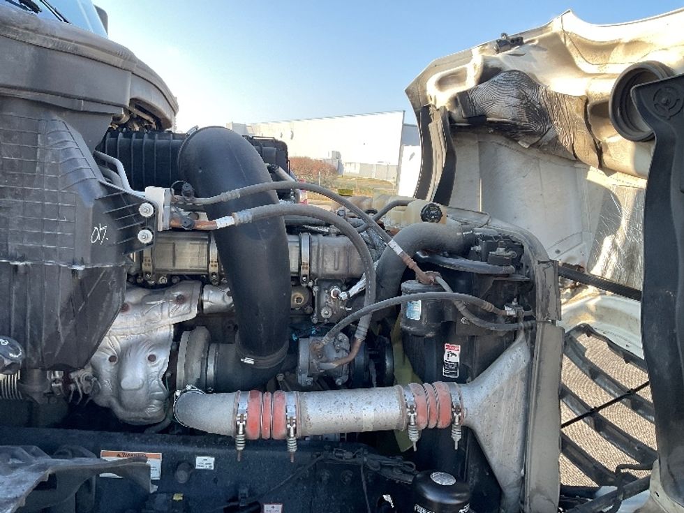 Sleeper Tractor-Heavy Duty Tractors-Freightliner-2021-T12664ST-Moberly-MO-730,984\n\t\tmiles-$ 40,500 - Image 20