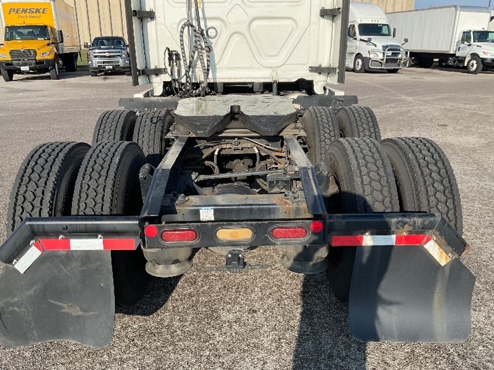 Sleeper Tractor-Heavy Duty Tractors-Freightliner-2021-T12664ST-Moberly-MO-730,984\n\t\tmiles-$ 40,500 - Image 6