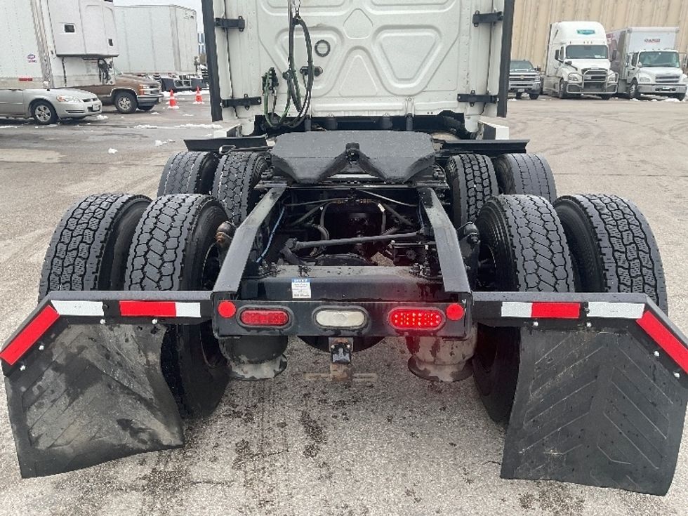 Sleeper Tractor-Heavy Duty Tractors-Freightliner-2021-T12664ST-Moberly-MO-735,116\n\t\tmiles-$ 42,250 - Image 21