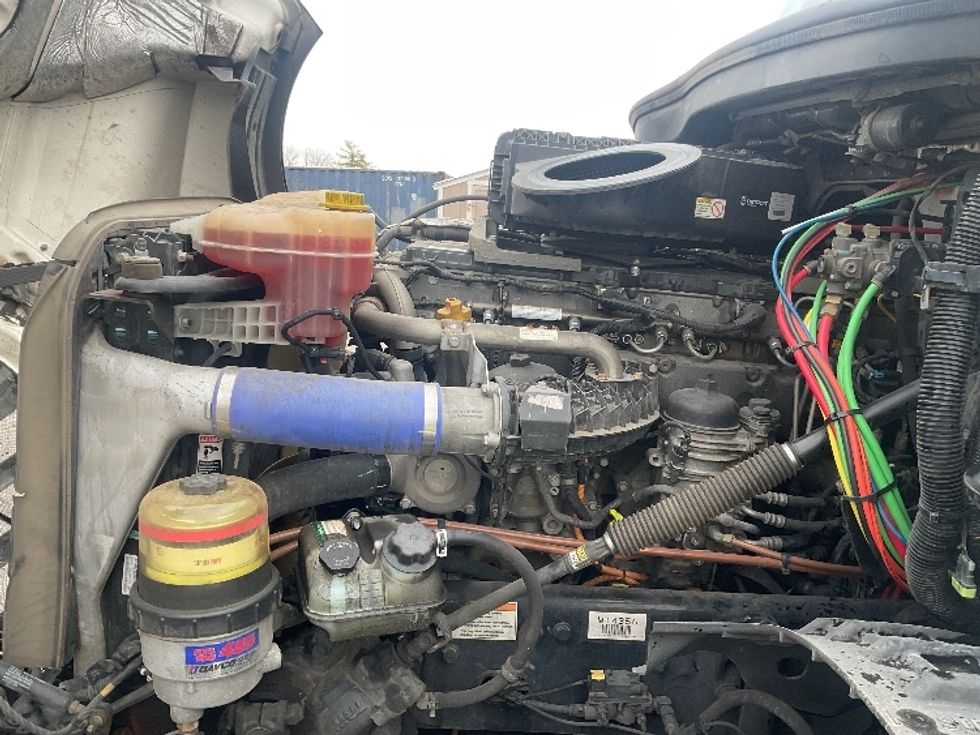 Sleeper Tractor-Heavy Duty Tractors-Freightliner-2021-T12664ST-Moberly-MO-745,226\n\t\tmiles-$ 41,500 - Image 18