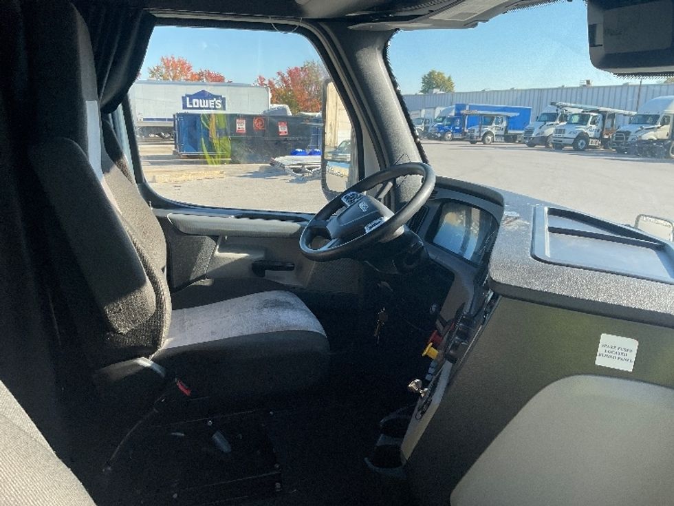 Sleeper Tractor-Heavy Duty Tractors-Freightliner-2021-T12664ST-Moberly-MO-753,361\n\t\tmiles-$ 42,250 - Image 15