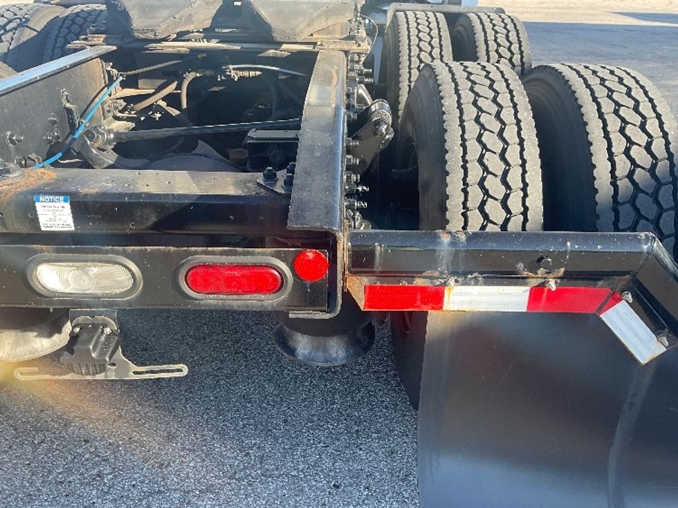 Sleeper Tractor-Heavy Duty Tractors-Freightliner-2021-T12664ST-Moberly-MO-755,140\n\t\tmiles-$ 42,000 - Image 22
