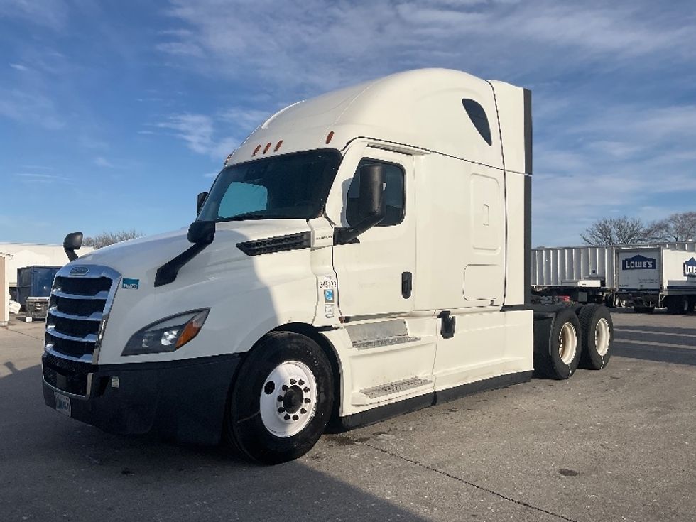 Sleeper Tractor-Heavy Duty Tractors-Freightliner-2021-T12664ST-Moberly-MO-774,974\n\t\tmiles-$ 38,750 - Image 3