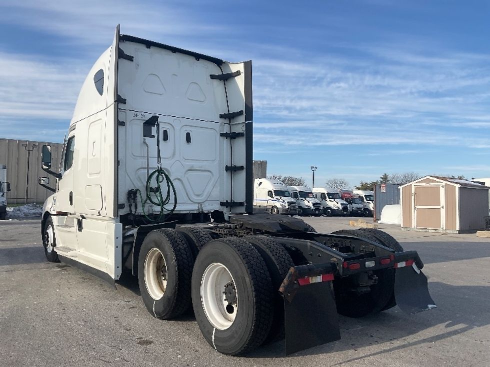 Sleeper Tractor-Heavy Duty Tractors-Freightliner-2021-T12664ST-Moberly-MO-774,974\n\t\tmiles-$ 38,750 - Image 5