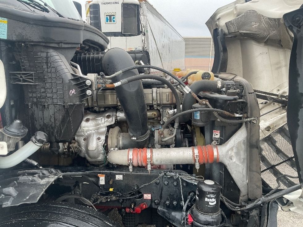 Sleeper Tractor-Heavy Duty Tractors-Freightliner-2021-T12664ST-Moberly-MO-813,436\n\t\tmiles-$ 35,250 - Image 20