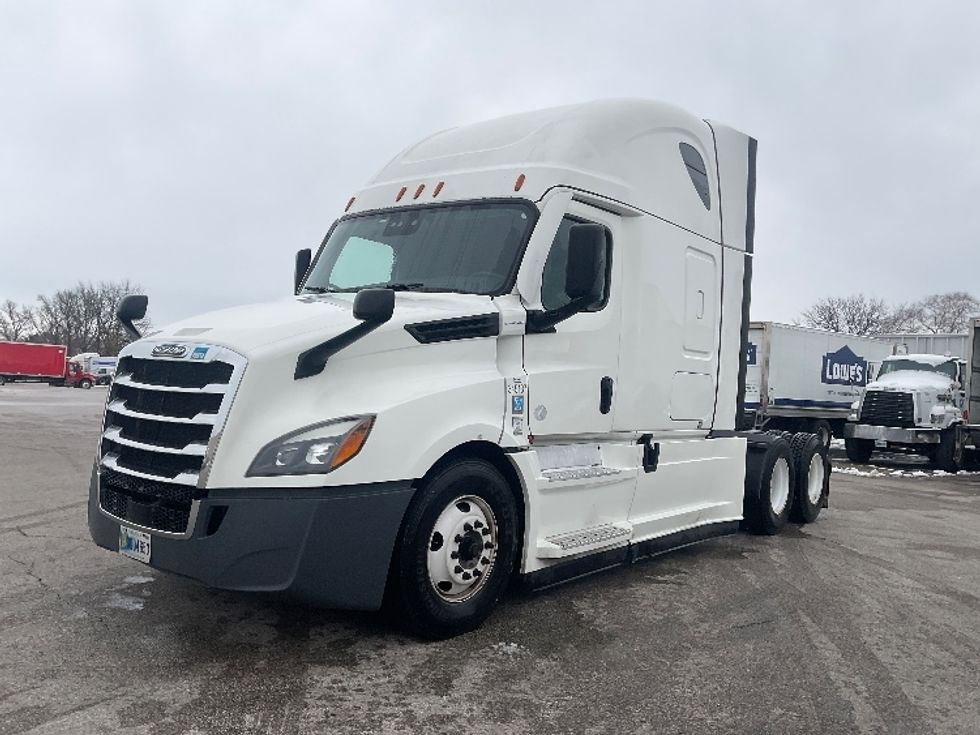 Sleeper Tractor-Heavy Duty Tractors-Freightliner-2021-T12664ST-Moberly-MO-813,436\n\t\tmiles-$ 35,250 - Image 3