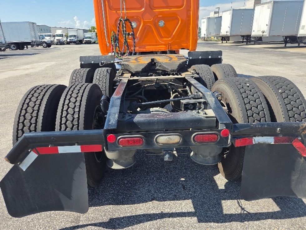 Sleeper Tractor-Heavy Duty Tractors-Freightliner-2021-T12664ST-Mobile-AL-558,715\n\t\tmiles-$ 56,500 - Image 6